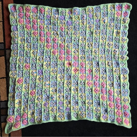 Handmade crochet baby afghan 33n x 33in mini granny square - Picture 2 of 2